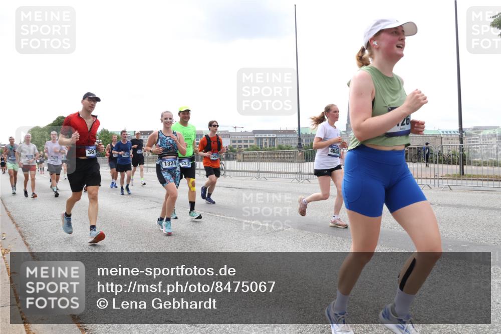 29.06.2025 - hella hamburg halbmarathon Lena Gebhardt http://msf.ph/oto/8475067 29.06.2025 10:33:12 Lombardsbrücke 12812, 387, 16246, 859, 06, 04, 25, 1324, 227, 12039, 4650, 26, 1078, 1237, 1324, 1732, 1764, 1995, 2038, 2054, 2059, 2085, 2276, 2838, 2959, 3341, 3391, 3422, 3708, 3753, 3812, 3871, 4030, 4096, 4164, 4445, 4446, 4555, 4650, 5110, 5180, 5581, 5917, 6040, 6773, 6861, 7387, 7705, 7982, 8170, 8595, 8839, 9034, 9143, 9258, 9289, 9471, 9542, 9591, 9592, 9750, 9768, 9780, 11229, 11260, 11713, 11756, 11826, 12039, 12423, 12424, 14305, 14743, 15951 meine-sportfotos.de