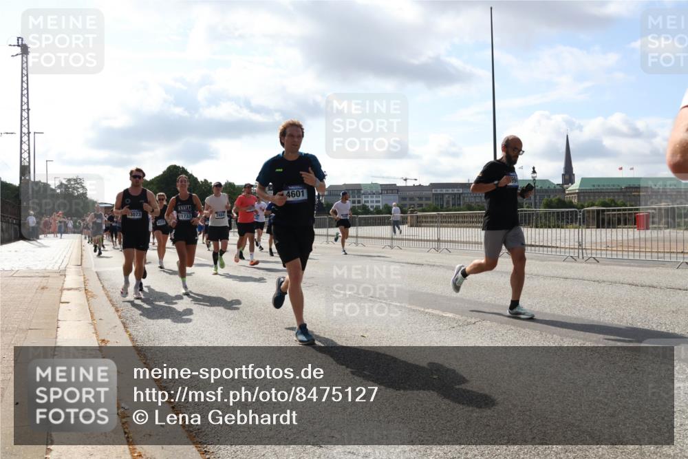 29.06.2025 - hella hamburg halbmarathon Lena Gebhardt http://msf.ph/oto/8475127 29.06.2025 09:55:48 Lombardsbrücke 13073, 4033, 11733, 2884, 4601, 1120, 1143, 1151, 1216, 1257, 1267, 1461, 1502, 1507, 1630, 1689, 1696, 1706, 1884, 1976, 2250, 2260, 2284, 2411, 2706, 2708, 2718, 2818, 2864, 2884, 3060, 3087, 3213, 3399, 3435, 3543, 3654, 3692, 3945, 3985, 4033, 4088, 4093, 4127, 4189, 4324, 4345, 4346, 4557, 4601, 4847, 4890, 4938, 5116, 5421, 5459, 5708, 5915, 6009, 6054, 6134, 6421, 6481, 6532, 6662, 6691, 6994, 7056, 7100, 7224, 7269, 7312, 7332, 8335 meine-sportfotos.de