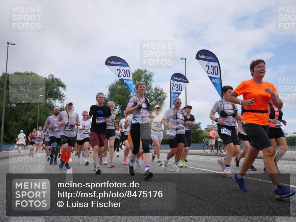 29.06.2025 - hella hamburg halbmarathon Luisa Fischer http://msf.ph/oto/8475176 29.06.2025 11:18:29 Kennedybrücke 1233, 15522, 15485, 1570, 15737, 2, 30, 2, 30, 2, 30, 952, 14763, 175, 19239, 13955, 19223, 19222, 391, 1238, 2251, 3318, 3659, 5241, 5679, 5977, 6239, 6525, 7665, 7814, 7949, 8291, 8345, 8570, 8630, 9118, 9841, 9952, 10015, 10127, 10457 meine-sportfotos.de