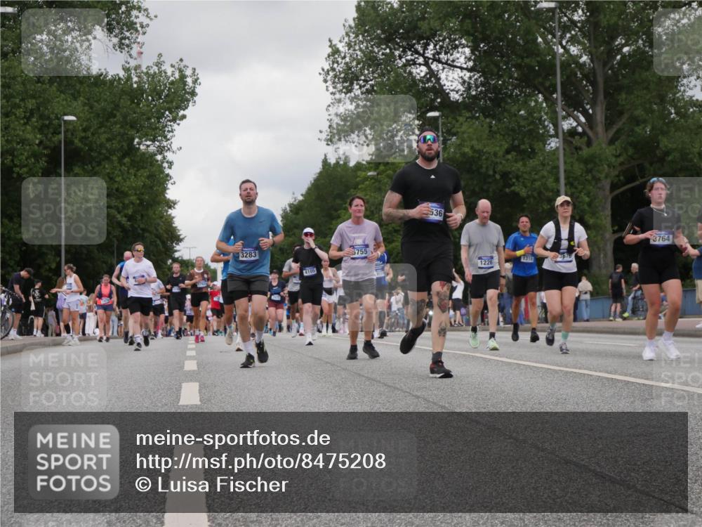 29.06.2025 - hella hamburg halbmarathon Luisa Fischer http://msf.ph/oto/8475208 29.06.2025 10:46:29 Kennedybrücke 3283, 4105, 5755, 536, 1226, 1310, 3764, 1310, 1467, 3283, 3764, 4105, 4353, 5755, 8233, 9304, 10536 meine-sportfotos.de