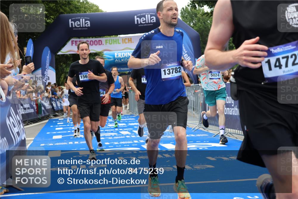 29.06.2025 - hella hamburg halbmarathon Strokosch-Dieckow http://msf.ph/oto/8475239 29.06.2025 10:47:20 Ziel 51, 1012, 2274, 2839, 2864, 2869, 5024, 5532, 5650, 6134, 6168, 6203, 8693, 9305, 10208, 10211, 10423, 11077, 11491, 11518, 13672, 13782, 14722, 15350, 15611, 15923, 16089, 16286, 16819, 18758, 18856, 18974 meine-sportfotos.de