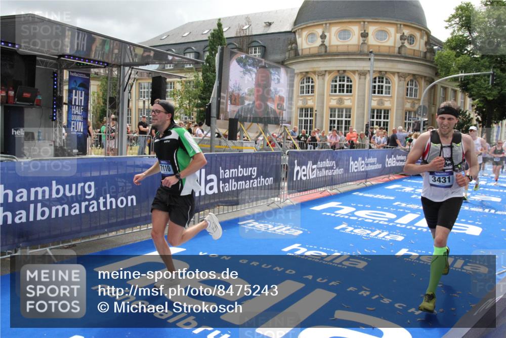 29.06.2025 - hella hamburg halbmarathon Michael Strokosch http://msf.ph/oto/8475243 29.06.2025 10:38:28 Ziel 1042, 1710, 2745, 3014, 3431, 3790, 7110, 8571, 14992, 16075, 16280, 18357, 18761 meine-sportfotos.de