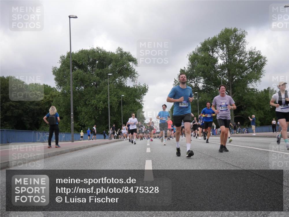 29.06.2025 - hella hamburg halbmarathon Luisa Fischer http://msf.ph/oto/8475328 29.06.2025 10:46:32 Kennedybrücke 3283, 1310, 5755, 13676, 1310, 1467, 2971, 3283, 3764, 4105, 4353, 5755, 8233, 10536 meine-sportfotos.de
