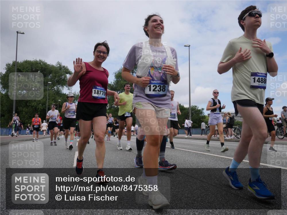 29.06.2025 - hella hamburg halbmarathon Luisa Fischer http://msf.ph/oto/8475358 29.06.2025 11:18:35 Kennedybrücke 10457, 10015, 18770, 8630, 441, 1238, 1488, 6239, 1238, 1756, 2251, 3318, 3655, 3784, 5977, 6239, 6525, 7949, 8291, 8570, 8630, 9118, 10015, 10231, 10233, 10457 meine-sportfotos.de