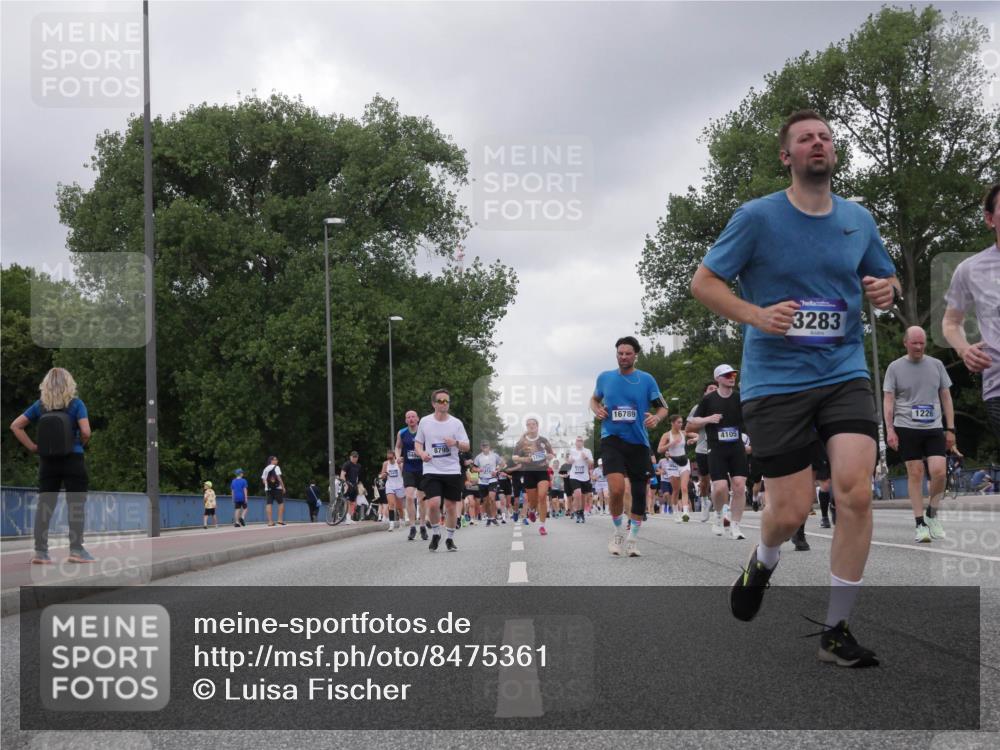 29.06.2025 - hella hamburg halbmarathon Luisa Fischer http://msf.ph/oto/8475361 29.06.2025 10:46:33 Kennedybrücke 16789, 4105, 3283, 1226, 1226, 1310, 1467, 2971, 3283, 3764, 4105, 4353, 5755, 8233, 10536 meine-sportfotos.de