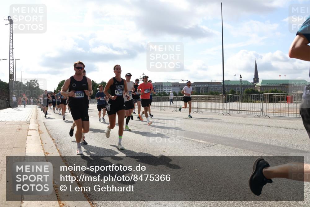 29.06.2025 - hella hamburg halbmarathon Lena Gebhardt http://msf.ph/oto/8475366 29.06.2025 09:55:49 Lombardsbrücke 3073, 11733, 12277, 1120, 1143, 1151, 1216, 1257, 1267, 1461, 1502, 1507, 1630, 1689, 1706, 1884, 1976, 2250, 2260, 2284, 2706, 2708, 2718, 2818, 2864, 2884, 3060, 3087, 3213, 3399, 3543, 3654, 3692, 3945, 3985, 4033, 4088, 4127, 4324, 4345, 4346, 4557, 4601, 4847, 4890, 4938, 5116, 5421, 5459, 5708, 5915, 6009, 6054, 6115, 6134, 6421, 6481, 6532, 6691, 6994, 7056, 7100, 7224, 7269, 7312, 7332, 8335 meine-sportfotos.de