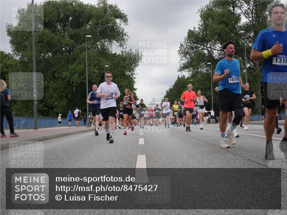 29.06.2025 - hella hamburg halbmarathon Luisa Fischer http://msf.ph/oto/8475427 29.06.2025 10:46:35 Kennedybrücke 8408, 95, 16789, 16840, 1310, 1226, 1310, 1467, 2267, 2538, 2971, 3283, 3288, 3764, 4105, 4177, 5755 meine-sportfotos.de