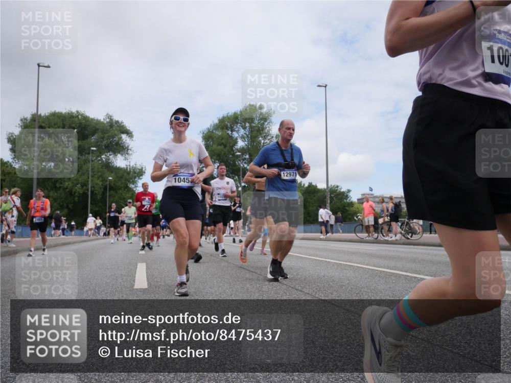 29.06.2025 - hella hamburg halbmarathon Luisa Fischer http://msf.ph/oto/8475437 29.06.2025 11:18:38 Kennedybrücke 2465, 1756, 1045, 1023, 12971, 100, 1238, 1756, 2150, 2465, 3495, 3621, 3655, 3784, 3872, 3888, 6239, 7492, 7949, 8630, 9118, 10015, 10231, 10233, 10457, 10501 meine-sportfotos.de
