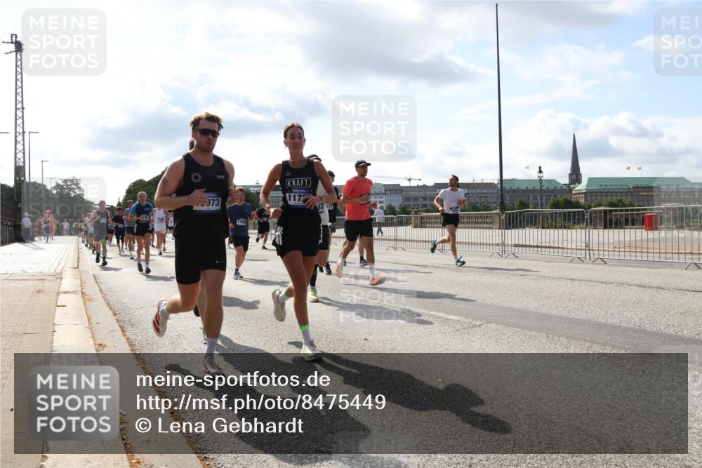 29.06.2025 - hella hamburg halbmarathon Lena Gebhardt http://msf.ph/oto/8475449 29.06.2025 09:55:49 Lombardsbrücke 973, 1172, 184, 127, 1120, 1143, 1151, 1216, 1257, 1267, 1461, 1502, 1507, 1630, 1689, 1706, 1884, 1976, 2250, 2260, 2284, 2706, 2708, 2718, 2818, 2864, 2884, 3060, 3087, 3213, 3399, 3543, 3654, 3692, 3945, 3985, 4033, 4088, 4127, 4324, 4345, 4346, 4557, 4601, 4847, 4890, 4938, 5116, 5421, 5459, 5708, 5915, 6009, 6054, 6115, 6134, 6421, 6481, 6532, 6691, 6994, 7056, 7100, 7224, 7269, 7312, 7332, 8335 meine-sportfotos.de