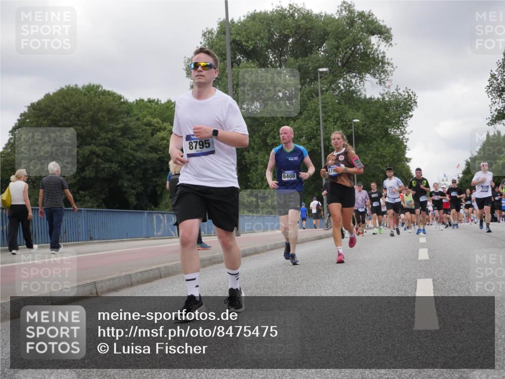 29.06.2025 - hella hamburg halbmarathon Luisa Fischer http://msf.ph/oto/8475475 29.06.2025 10:46:37 Kennedybrücke 8795, 8408, 4177, 1226, 1310, 1467, 1788, 2267, 2538, 2971, 3288, 4105, 4177, 4302, 5755, 7872 meine-sportfotos.de
