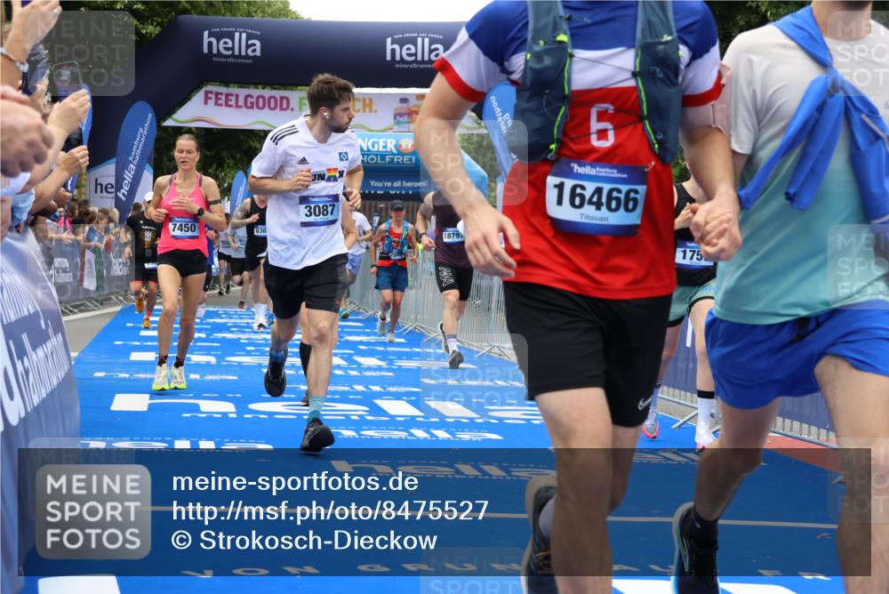 29.06.2025 - hella hamburg halbmarathon Strokosch-Dieckow http://msf.ph/oto/8475527 29.06.2025 10:46:10 Ziel 1569, 1759, 2048, 2590, 2707, 3056, 3087, 4949, 6388, 6460, 7450, 7961, 9497, 9585, 10796, 11094, 11125, 13630, 14804, 16136, 16466, 16475, 17190, 18702, 18797 meine-sportfotos.de