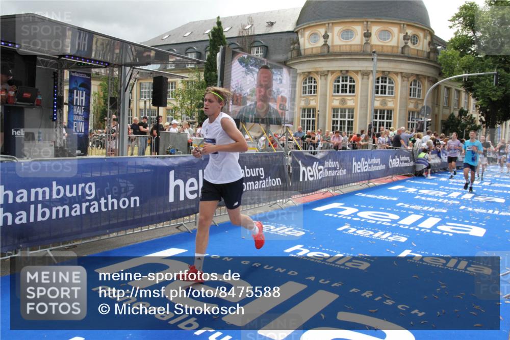 29.06.2025 - hella hamburg halbmarathon Michael Strokosch http://msf.ph/oto/8475588 29.06.2025 10:38:42 Ziel 4148, 5248, 8450, 9403, 11281, 11379, 12772, 17154, 18188, 19004 meine-sportfotos.de