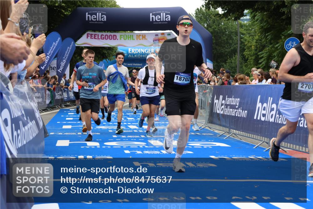 29.06.2025 - hella hamburg halbmarathon Strokosch-Dieckow http://msf.ph/oto/8475637 29.06.2025 10:46:07 Ziel 1569, 1759, 2048, 2590, 2707, 3087, 4949, 5648, 6388, 6460, 7450, 7961, 8269, 9585, 10796, 11094, 11125, 11936, 12269, 13630, 14804, 16136, 16466, 16475, 17190, 18081, 18702, 18797 meine-sportfotos.de