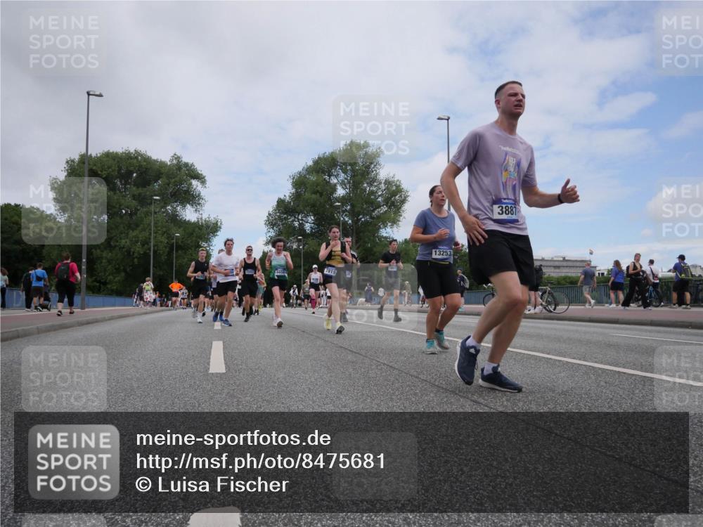 29.06.2025 - hella hamburg halbmarathon Luisa Fischer http://msf.ph/oto/8475681 29.06.2025 11:18:50 Kennedybrücke 7819, 13253, 3887, 2150, 3495, 3621, 3872, 3887, 3888, 4656, 5109, 6292, 6469, 6659, 6810, 7492, 7819, 8404, 9528, 9941 meine-sportfotos.de