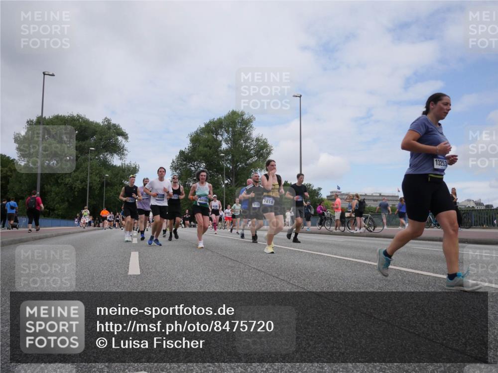 29.06.2025 - hella hamburg halbmarathon Luisa Fischer http://msf.ph/oto/8475720 29.06.2025 11:18:51 Kennedybrücke 18889, 6659, 7819, 5109, 13253, 3621, 3872, 3887, 4656, 5109, 6292, 6469, 6659, 6810, 7819, 8404, 9528, 9941 meine-sportfotos.de