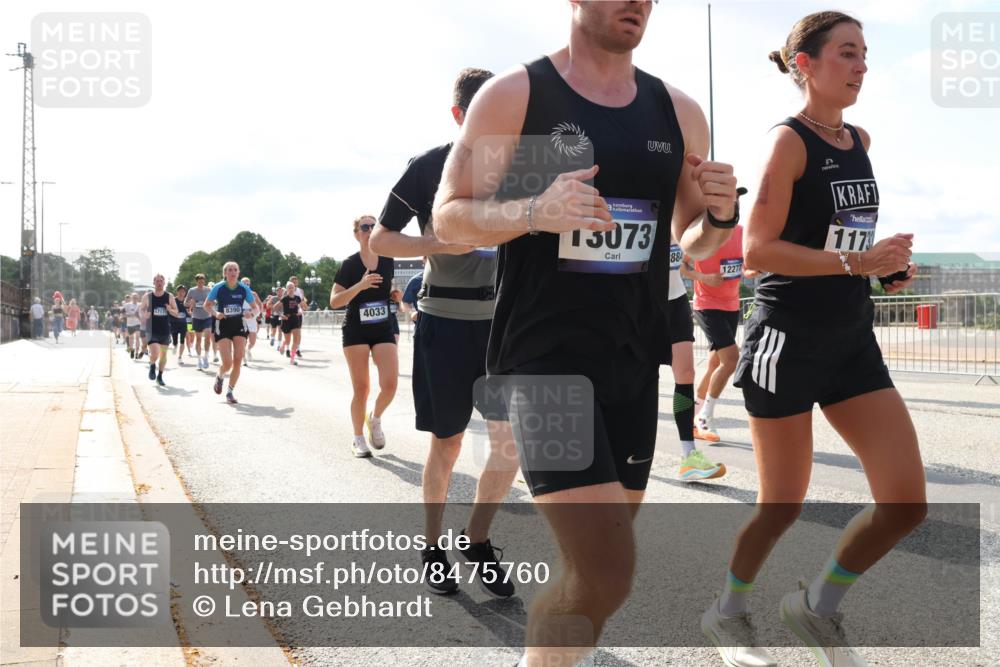 29.06.2025 - hella hamburg halbmarathon Lena Gebhardt http://msf.ph/oto/8475760 29.06.2025 09:55:50 Lombardsbrücke 8390, 4033, 13073, 884, 12277, 1173, 1120, 1143, 1151, 1216, 1257, 1267, 1461, 1502, 1507, 1630, 1689, 1706, 1884, 1976, 2083, 2250, 2260, 2284, 2706, 2708, 2718, 2818, 2864, 2884, 3060, 3087, 3213, 3399, 3543, 3654, 3692, 3945, 3985, 4033, 4088, 4127, 4324, 4345, 4346, 4557, 4601, 4847, 4890, 4938, 5116, 5421, 5459, 5708, 5915, 6009, 6054, 6115, 6134, 6421, 6481, 6532, 6691, 6994, 7056, 7100, 7224, 7269, 7312, 7332, 8335 meine-sportfotos.de