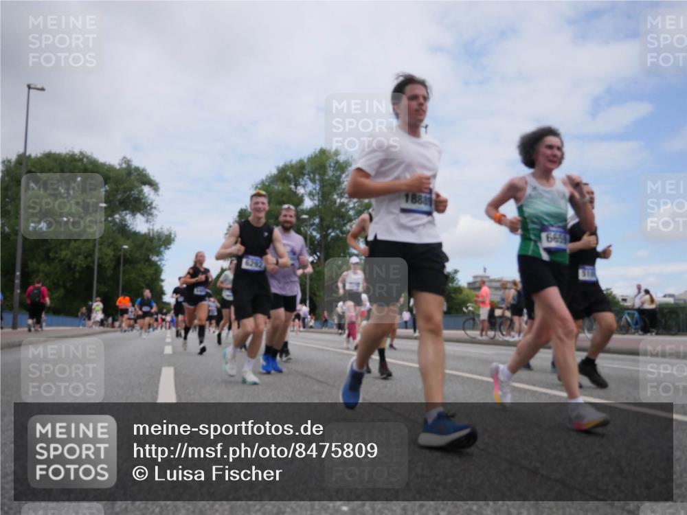 29.06.2025 - hella hamburg halbmarathon Luisa Fischer http://msf.ph/oto/8475809 29.06.2025 11:18:53 Kennedybrücke 6292, 1883, 6654, 3887, 4656, 5109, 6292, 6469, 6659, 6810, 7819, 8404, 9528, 9941 meine-sportfotos.de