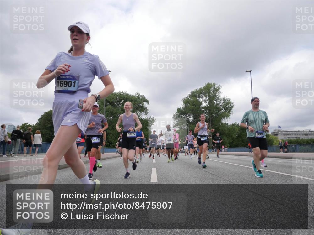 29.06.2025 - hella hamburg halbmarathon Luisa Fischer http://msf.ph/oto/8475907 29.06.2025 10:46:49 Kennedybrücke 16901, 9072, 3070, 1443, 1149, 15717, 8991, 1788, 1878, 2103, 2158, 3518, 4302, 5265, 5370, 5720, 7461, 7872, 8135, 8991, 9831, 9976, 10083, 10200, 10202 meine-sportfotos.de