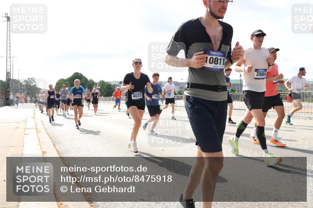 29.06.2025 - hella hamburg halbmarathon Lena Gebhardt http://msf.ph/oto/8475918 29.06.2025 09:55:50 Lombardsbrücke 17172, 8390, 4033, 17908, 1143, 10811, 2884, 1120, 1143, 1151, 1216, 1257, 1267, 1461, 1502, 1507, 1630, 1689, 1706, 1884, 1976, 2083, 2250, 2260, 2284, 2706, 2708, 2718, 2818, 2864, 2884, 3060, 3087, 3213, 3399, 3543, 3654, 3692, 3945, 3985, 4033, 4088, 4127, 4324, 4345, 4346, 4557, 4601, 4847, 4890, 4938, 5116, 5421, 5459, 5708, 5915, 6009, 6054, 6115, 6134, 6421, 6481, 6532, 6691, 6994, 7056, 7100, 7224, 7269, 7312, 7332, 8335 meine-sportfotos.de