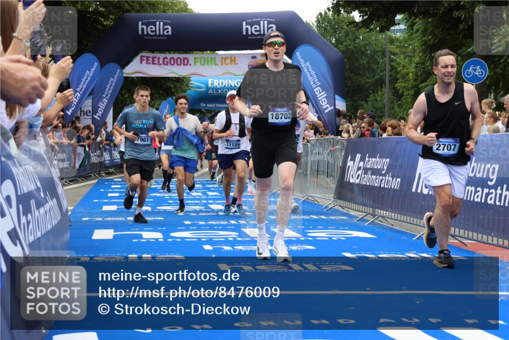 29.06.2025 - hella hamburg halbmarathon Strokosch-Dieckow http://msf.ph/oto/8476009 29.06.2025 10:46:07 Ziel 1569, 1759, 2048, 2590, 2707, 3087, 4949, 5648, 6388, 6460, 7450, 7961, 8269, 9585, 10796, 11094, 11125, 11936, 12269, 13630, 14804, 16136, 16466, 16475, 17190, 18081, 18702, 18797 meine-sportfotos.de