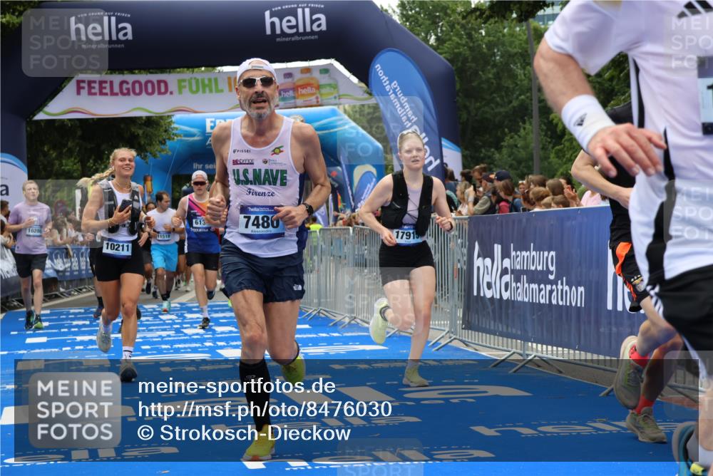 29.06.2025 - hella hamburg halbmarathon Strokosch-Dieckow http://msf.ph/oto/8476030 29.06.2025 10:47:12 Ziel 2623, 4093, 5024, 6134, 6168, 6203, 6373, 6716, 7480, 7908, 10208, 10211, 11518, 12579, 13007, 13672, 14722, 15684, 16286, 17718, 17915, 18856 meine-sportfotos.de