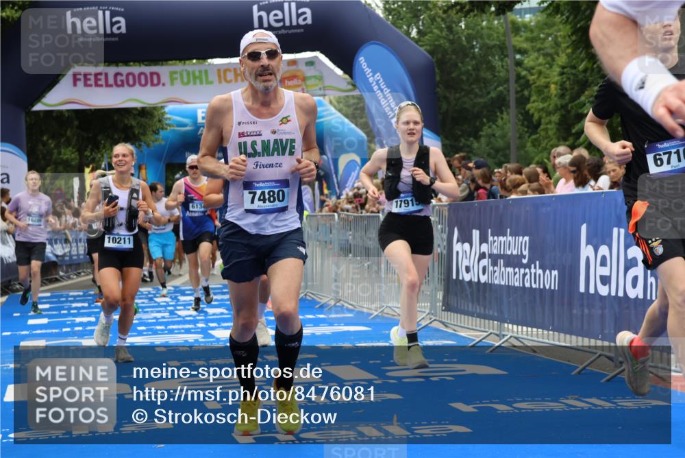 29.06.2025 - hella hamburg halbmarathon Strokosch-Dieckow http://msf.ph/oto/8476081 29.06.2025 10:47:12 Ziel 2623, 4093, 5024, 6134, 6168, 6203, 6373, 6716, 7480, 7908, 10208, 10211, 11518, 12579, 13007, 13672, 14722, 15684, 16286, 17718, 17915, 18856 meine-sportfotos.de
