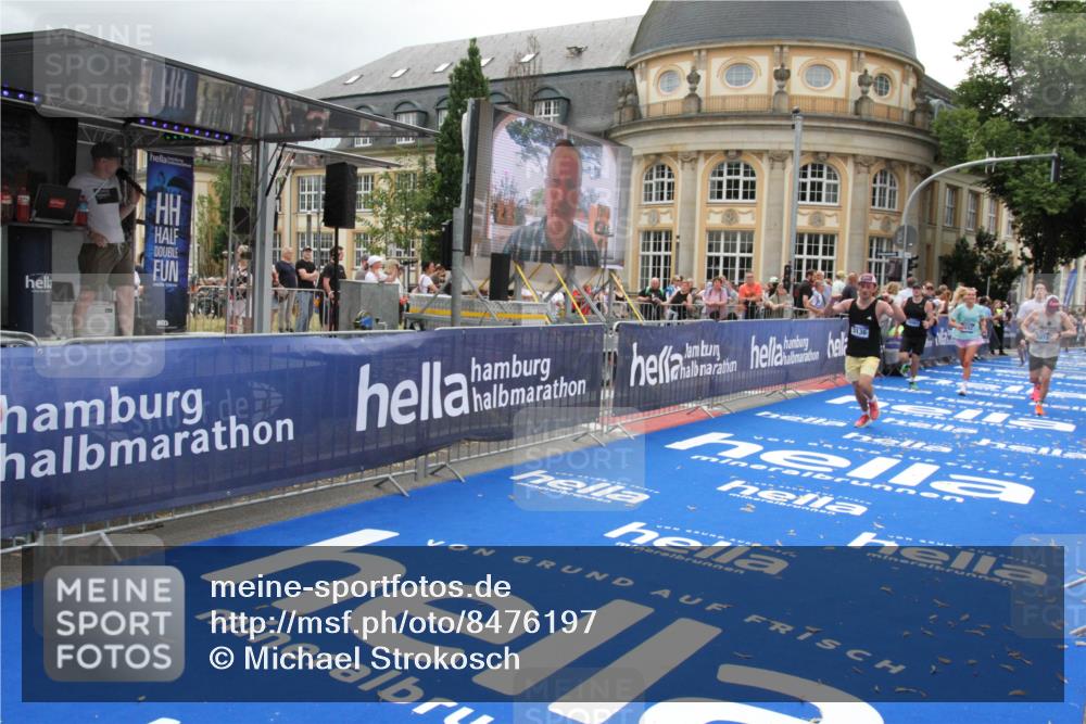 29.06.2025 - hella hamburg halbmarathon Michael Strokosch http://msf.ph/oto/8476197 29.06.2025 10:39:02 Ziel 1164, 1803, 2262, 2980, 3136, 4359, 6682, 8958, 11447, 13137, 15561, 15873, 18734, 19151 meine-sportfotos.de