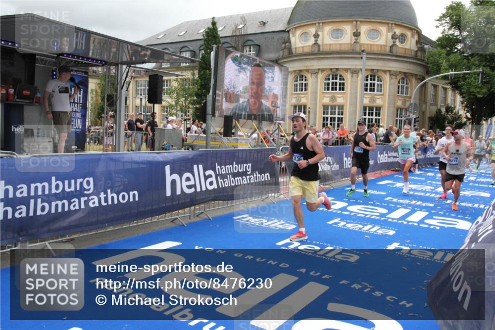 29.06.2025 - hella hamburg halbmarathon Michael Strokosch http://msf.ph/oto/8476230 29.06.2025 10:39:04 Ziel 1164, 1803, 2262, 3136, 4359, 6682, 11447, 13137, 15561, 15873, 16820, 18734, 19151 meine-sportfotos.de