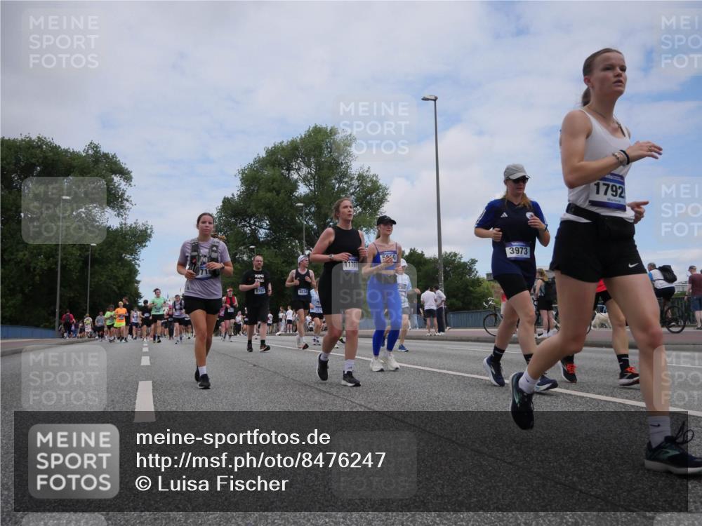 29.06.2025 - hella hamburg halbmarathon Luisa Fischer http://msf.ph/oto/8476247 29.06.2025 11:19:08 Kennedybrücke 8782, 6534, 11761, 525, 3973, 1792, 1860, 2334, 2368, 2377, 2551, 3682, 3683, 3902, 3973, 3974, 5960, 6372, 6383, 6534, 7420, 7718, 7719, 8782, 10018, 10265, 10544 meine-sportfotos.de