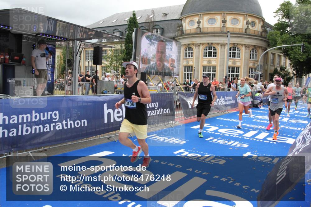 29.06.2025 - hella hamburg halbmarathon Michael Strokosch http://msf.ph/oto/8476248 29.06.2025 10:39:04 Ziel 1164, 1803, 2262, 3136, 4359, 6682, 11447, 13137, 15561, 15873, 16820, 18734, 19151 meine-sportfotos.de