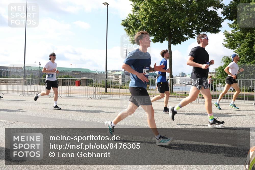 29.06.2025 - hella hamburg halbmarathon Lena Gebhardt http://msf.ph/oto/8476305 29.06.2025 09:55:52 Lombardsbrücke 1143, 1790, 1061, 1120, 1143, 1151, 1216, 1257, 1267, 1461, 1502, 1507, 1630, 1689, 1706, 1884, 1976, 2083, 2250, 2260, 2284, 2504, 2706, 2708, 2718, 2818, 2864, 2884, 3060, 3087, 3213, 3399, 3543, 3654, 3692, 3945, 3985, 4033, 4088, 4127, 4324, 4345, 4346, 4557, 4601, 4847, 4890, 4938, 5116, 5421, 5459, 5708, 5915, 6009, 6054, 6115, 6134, 6421, 6481, 6532, 6691, 6994, 7056, 7100, 7224, 7269, 7312, 7332, 8335, 8989 meine-sportfotos.de