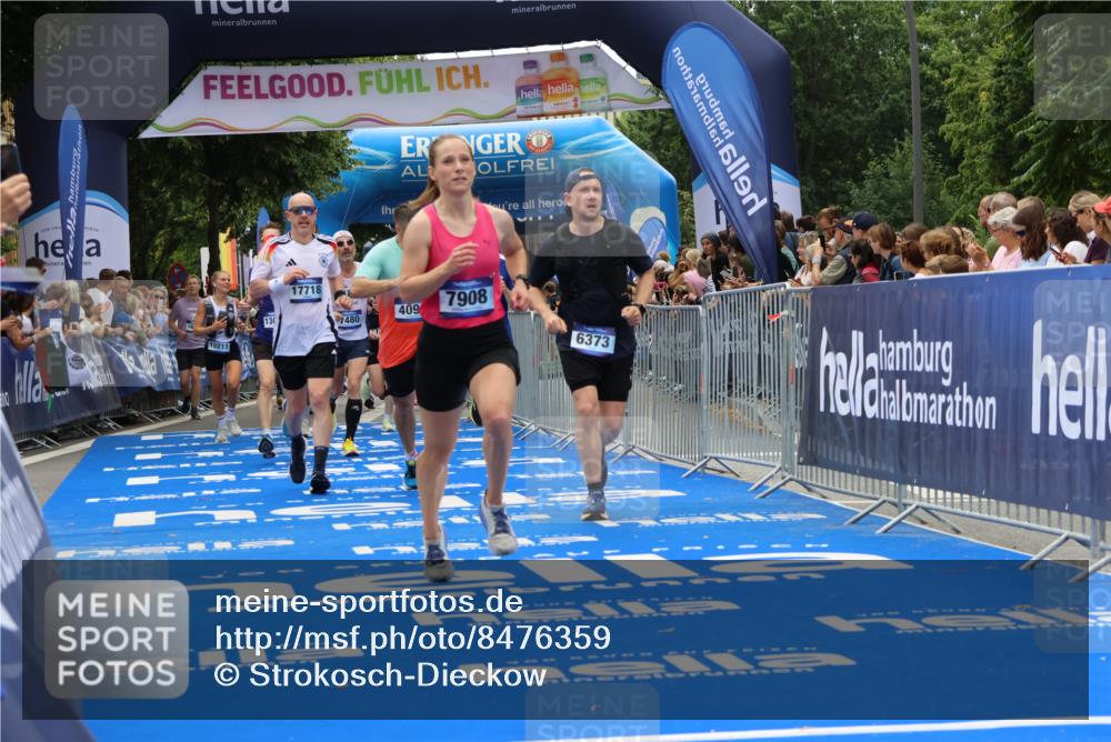 29.06.2025 - hella hamburg halbmarathon Strokosch-Dieckow http://msf.ph/oto/8476359 29.06.2025 10:47:07 Ziel 1460, 2623, 4093, 4377, 5472, 6373, 6700, 6716, 7480, 7908, 9794, 10208, 10211, 12579, 13007, 14415, 14783, 15684, 15825, 17718, 17915 meine-sportfotos.de