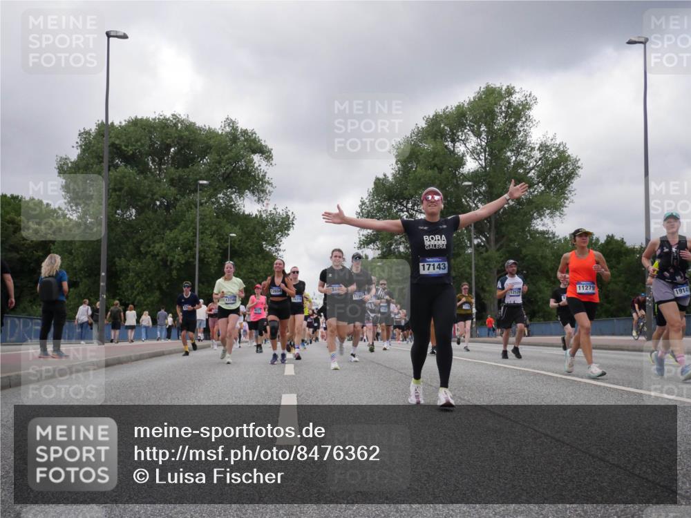 29.06.2025 - hella hamburg halbmarathon Luisa Fischer http://msf.ph/oto/8476362 29.06.2025 10:47:09 Kennedybrücke 12654, 13748, 18318, 17143, 12520, 11279, 1914, 2343, 5214, 5649, 6096, 6931, 7197, 8504, 9704 meine-sportfotos.de
