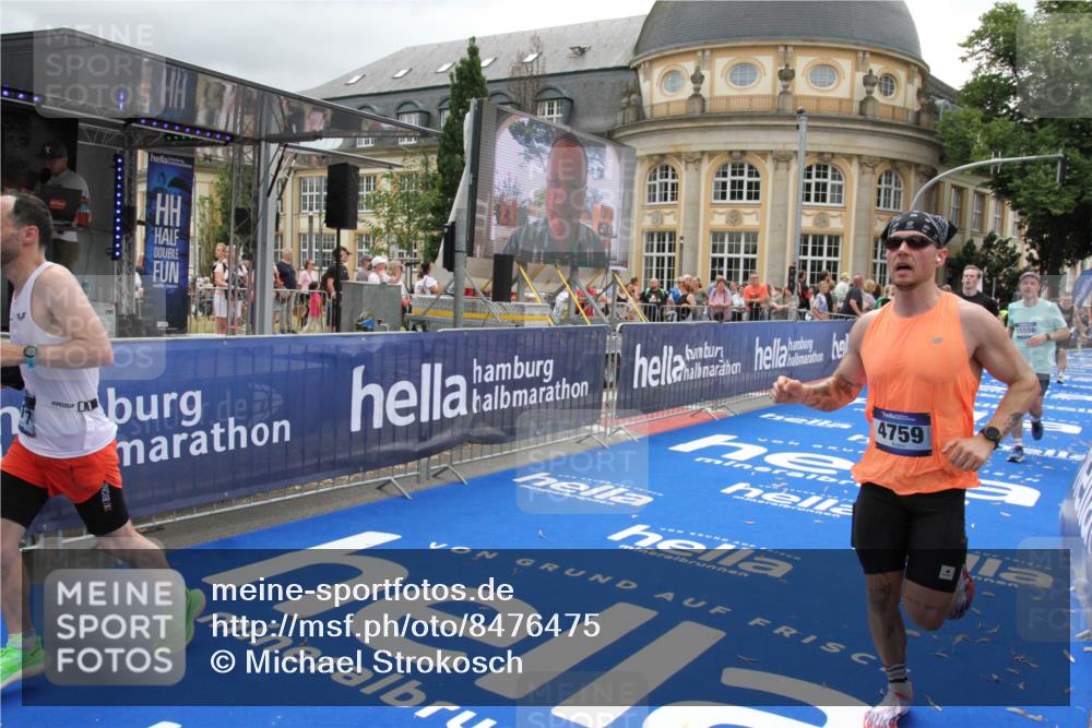 29.06.2025 - hella hamburg halbmarathon Michael Strokosch http://msf.ph/oto/8476475 29.06.2025 10:39:13 Ziel 1445, 3282, 4759, 6686, 6687, 11305, 11619, 12137, 13729, 14311, 15556, 16656, 16820, 17668, 18149, 18547 meine-sportfotos.de