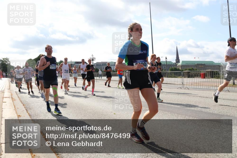 29.06.2025 - hella hamburg halbmarathon Lena Gebhardt http://msf.ph/oto/8476499 29.06.2025 09:55:53 Lombardsbrücke 17173, 201, 7224, 1423, 30, 1143, 1061, 1120, 1143, 1151, 1216, 1257, 1267, 1461, 1502, 1507, 1630, 1689, 1706, 1884, 1976, 2083, 2250, 2260, 2284, 2504, 2706, 2708, 2718, 2818, 2864, 2884, 3060, 3087, 3213, 3399, 3543, 3654, 3692, 3945, 3985, 4033, 4088, 4127, 4324, 4345, 4346, 4557, 4601, 4847, 4890, 4938, 5116, 5421, 5459, 5708, 5915, 6009, 6054, 6115, 6134, 6421, 6481, 6532, 6691, 6994, 7056, 7100, 7224, 7269, 7312, 7332, 8335, 8989 meine-sportfotos.de