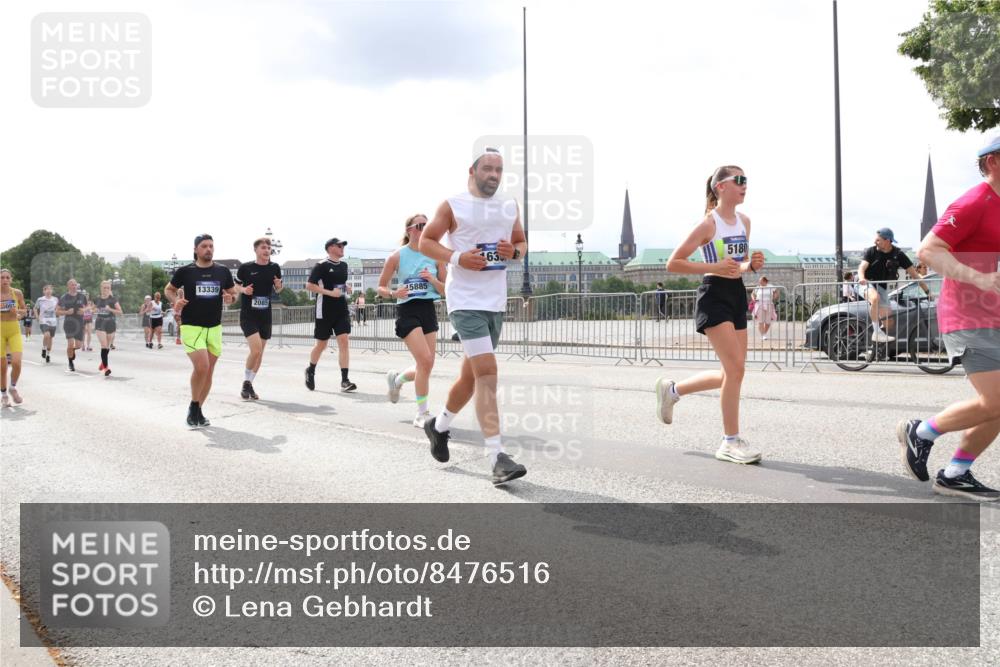 29.06.2025 - hella hamburg halbmarathon Lena Gebhardt http://msf.ph/oto/8476516 29.06.2025 10:33:18 Lombardsbrücke 13339, 2085, 45885, 63, 5180, 1078, 1324, 1732, 1764, 1995, 2038, 2054, 2085, 2276, 2776, 2838, 2959, 3341, 3391, 3422, 3708, 3812, 3871, 4030, 4096, 4164, 4445, 4555, 4650, 5110, 5180, 5581, 5917, 6040, 6773, 6861, 6999, 7705, 7982, 8021, 8170, 8595, 8839, 8891, 9034, 9143, 9234, 9258, 9289, 9471, 9542, 9591, 9592, 9750, 9768, 9780, 11229, 11260, 11713, 11756, 11811, 11826, 12039, 12423, 12424, 14305, 14743, 15951 meine-sportfotos.de