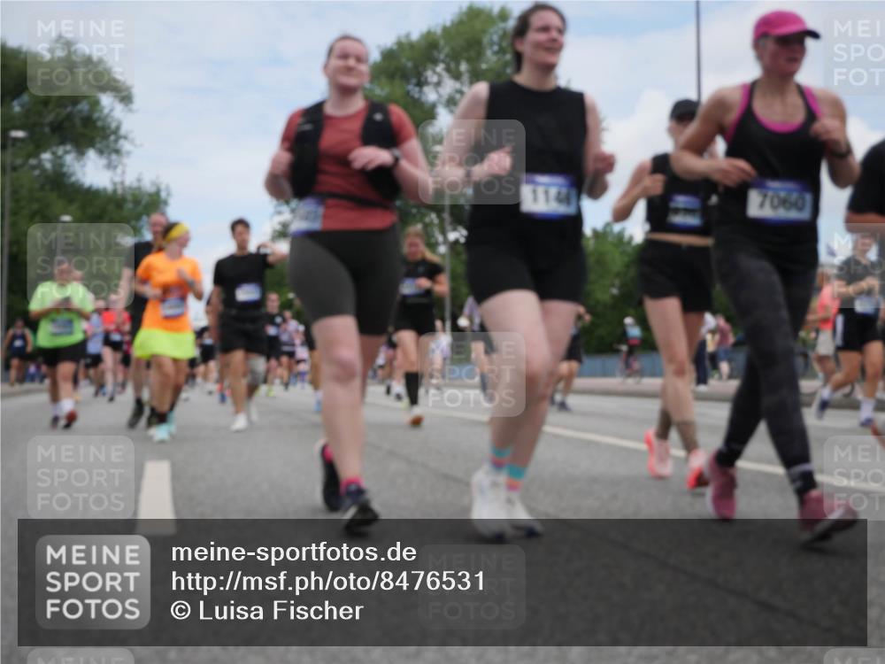 29.06.2025 - hella hamburg halbmarathon Luisa Fischer http://msf.ph/oto/8476531 29.06.2025 11:19:21 Kennedybrücke 7060, 1146, 1757, 1860, 2392, 2476, 2847, 4276, 4280, 5737, 6274, 6505, 6904, 7060, 7655, 8111, 8193, 8988, 9308, 10101, 10607 meine-sportfotos.de