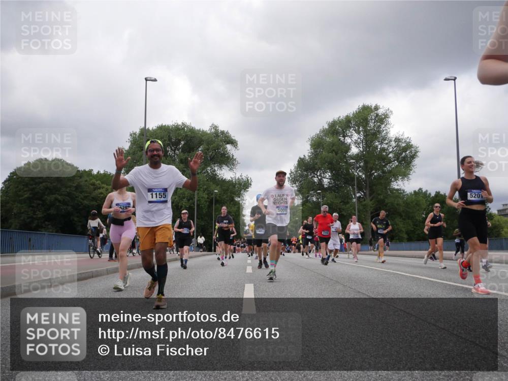 29.06.2025 - hella hamburg halbmarathon Luisa Fischer http://msf.ph/oto/8476615 29.06.2025 10:47:20 Kennedybrücke 299, 1155, 14654, 5001, 2258, 5201, 2258, 3597, 4636, 4866, 5001, 5192, 5201, 5902, 5905, 6226, 6334, 6931, 7197, 8504, 9879, 10006, 10097, 10220 meine-sportfotos.de
