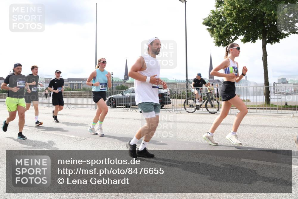 29.06.2025 - hella hamburg halbmarathon Lena Gebhardt http://msf.ph/oto/8476655 29.06.2025 10:33:19 Lombardsbrücke 13339, 15885, 2085, 77, 518, 1078, 1324, 1732, 1764, 1995, 2038, 2054, 2085, 2276, 2776, 2838, 2959, 3341, 3391, 3708, 3812, 3871, 4030, 4096, 4164, 4445, 4555, 4650, 5110, 5180, 5581, 5917, 6040, 6773, 6861, 6999, 7705, 7982, 8021, 8170, 8595, 8839, 8891, 9034, 9143, 9234, 9258, 9289, 9438, 9471, 9542, 9591, 9592, 9750, 9768, 9780, 11229, 11260, 11713, 11756, 11811, 11826, 12039, 12423, 12424, 14305, 14743, 15951 meine-sportfotos.de