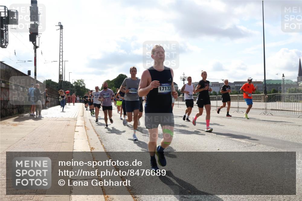 29.06.2025 - hella hamburg halbmarathon Lena Gebhardt http://msf.ph/oto/8476689 29.06.2025 09:55:53 Lombardsbrücke 16608, 7224, 17201, 17173, 1061, 1120, 1143, 1151, 1216, 1257, 1267, 1461, 1502, 1507, 1630, 1689, 1706, 1884, 1976, 2083, 2250, 2260, 2284, 2504, 2706, 2708, 2718, 2818, 2864, 2884, 3060, 3087, 3213, 3399, 3543, 3654, 3692, 3945, 3985, 4033, 4088, 4127, 4324, 4345, 4346, 4557, 4601, 4847, 4890, 4938, 5116, 5421, 5459, 5708, 5915, 6009, 6054, 6115, 6134, 6421, 6481, 6532, 6691, 6994, 7056, 7100, 7224, 7269, 7312, 7332, 8335, 8989 meine-sportfotos.de