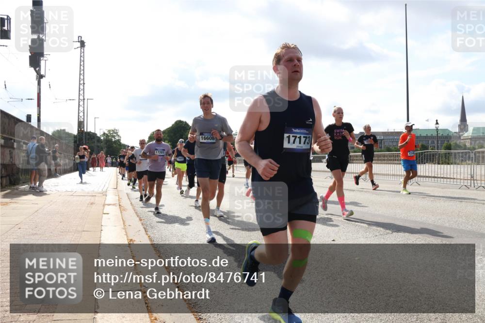 29.06.2025 - hella hamburg halbmarathon Lena Gebhardt http://msf.ph/oto/8476741 29.06.2025 09:55:53 Lombardsbrücke 17201, 10603, 16608, 17173, 1061, 1120, 1143, 1151, 1216, 1257, 1267, 1461, 1502, 1507, 1630, 1689, 1706, 1884, 1976, 2083, 2250, 2260, 2284, 2504, 2706, 2708, 2718, 2818, 2864, 2884, 3060, 3087, 3213, 3399, 3543, 3654, 3692, 3945, 3985, 4033, 4088, 4127, 4324, 4345, 4346, 4557, 4601, 4847, 4890, 4938, 5116, 5421, 5459, 5708, 5915, 6009, 6054, 6115, 6134, 6421, 6481, 6532, 6691, 6994, 7056, 7100, 7224, 7269, 7312, 7332, 8335, 8989 meine-sportfotos.de