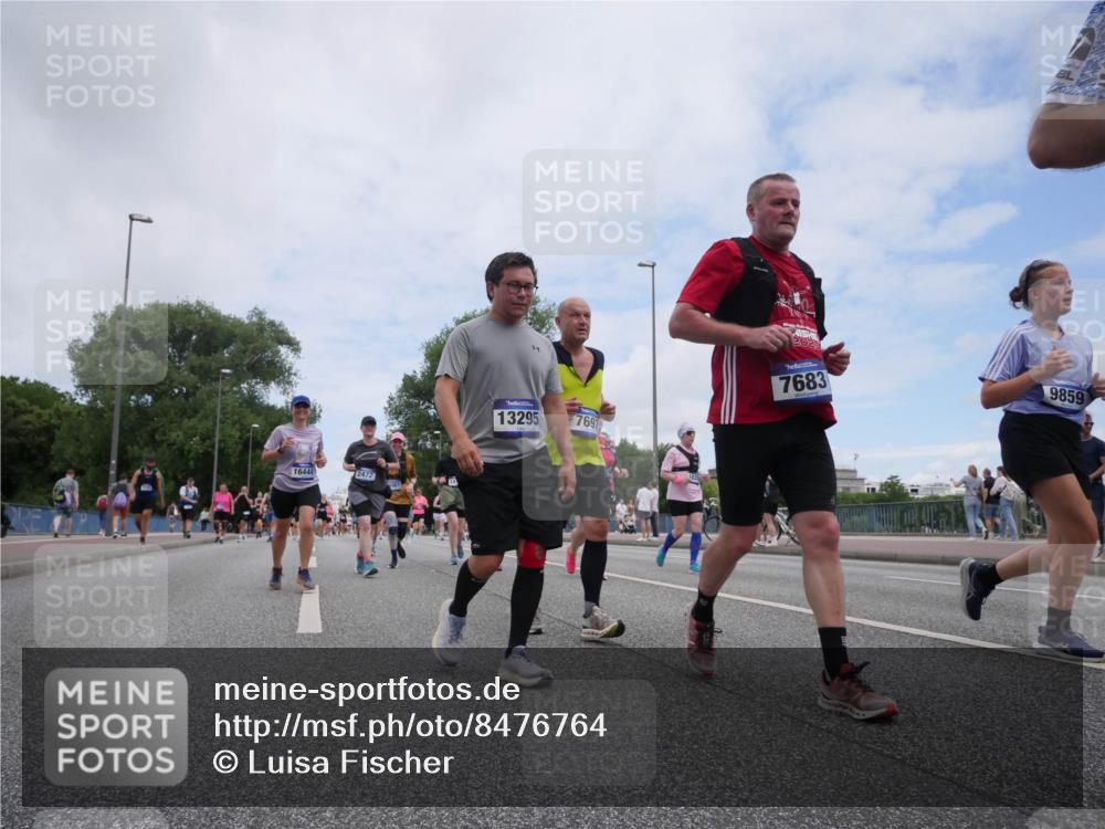 29.06.2025 - hella hamburg halbmarathon Luisa Fischer http://msf.ph/oto/8476764 29.06.2025 11:19:32 Kennedybrücke 16444, 2472, 13295, 7697, 2025, 7683, 9859, 1757, 2472, 2847, 3369, 3370, 3603, 5737, 6505, 7112, 7372, 7655, 7683, 7697, 7756, 8193, 8728, 8979, 9427, 9859, 10439, 10440 meine-sportfotos.de