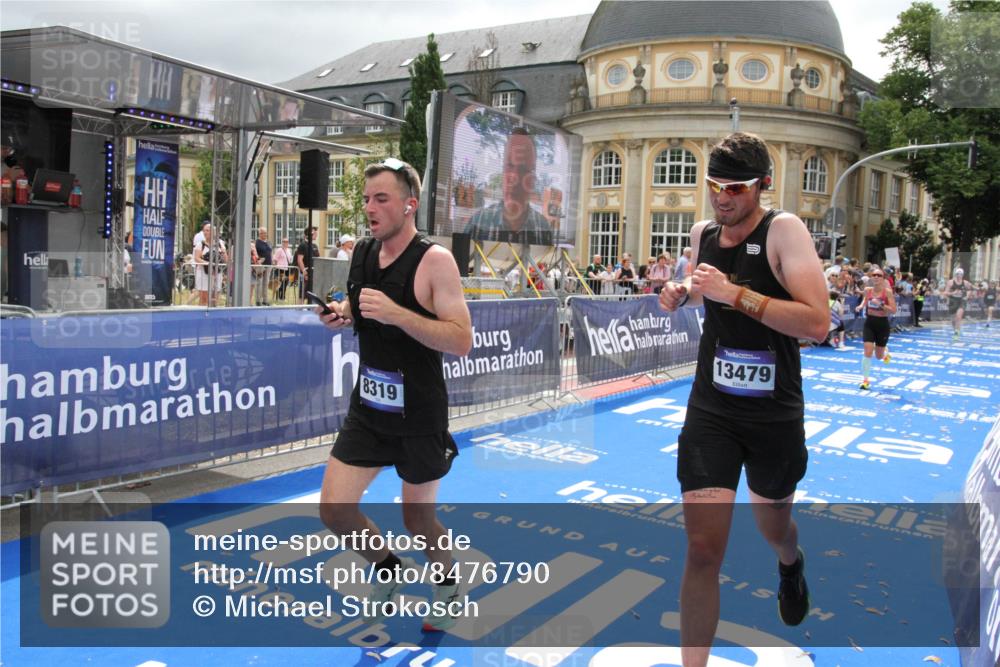 29.06.2025 - hella hamburg halbmarathon Michael Strokosch http://msf.ph/oto/8476790 29.06.2025 10:39:23 Ziel 2044, 4565, 5752, 6037, 8319, 8925, 12046, 13479, 14359, 15013, 15866, 17646 meine-sportfotos.de