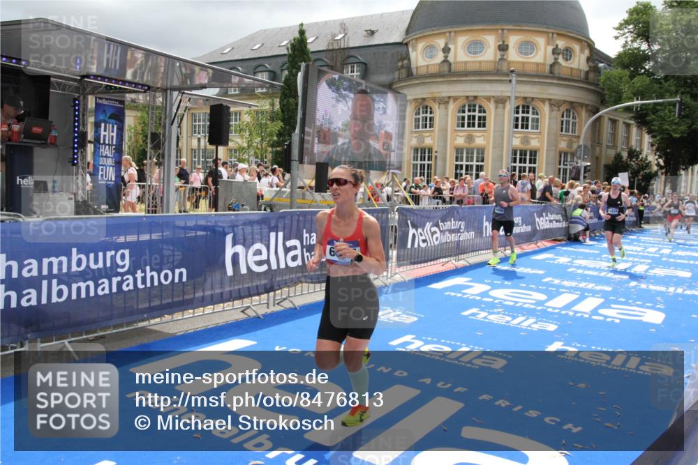 29.06.2025 - hella hamburg halbmarathon Michael Strokosch http://msf.ph/oto/8476813 29.06.2025 10:39:26 Ziel 2546, 2972, 6037, 6152, 8346, 12335, 12372, 14359, 15013, 15866 meine-sportfotos.de