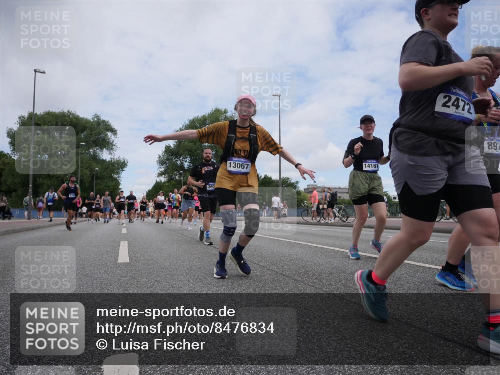 29.06.2025 - hella hamburg halbmarathon Luisa Fischer http://msf.ph/oto/8476834 29.06.2025 11:19:35 Kennedybrücke 360, 13067, 14161, 2472, 89, 1492, 1493, 2472, 3369, 3370, 3603, 7112, 7372, 7683, 7697, 7756, 8208, 8728, 8979, 9427, 9859, 10439, 10440 meine-sportfotos.de