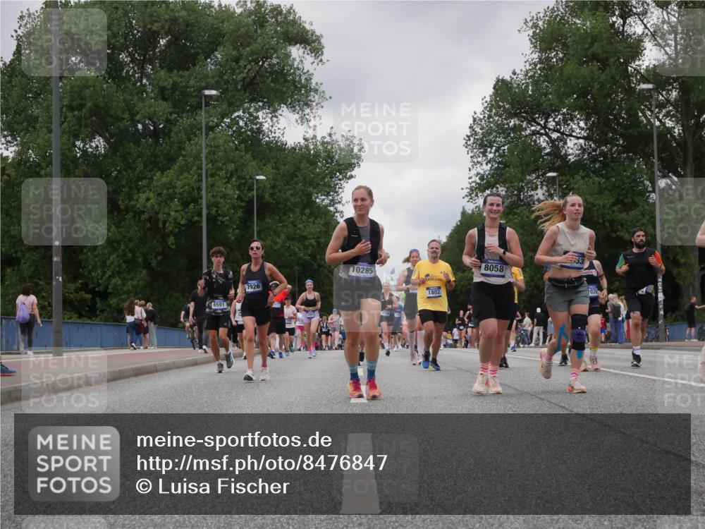 29.06.2025 - hella hamburg halbmarathon Luisa Fischer http://msf.ph/oto/8476847 29.06.2025 10:47:33 Kennedybrücke 8591, 7926, 10285, 1802, 8058, 026, 1026, 1095, 1400, 1459, 1802, 1804, 2073, 2674, 2733, 3065, 5127, 8058, 8591, 10285, 10553 meine-sportfotos.de