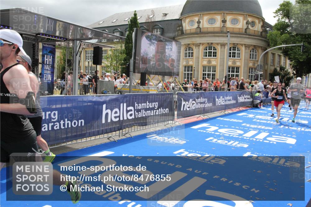 29.06.2025 - hella hamburg halbmarathon Michael Strokosch http://msf.ph/oto/8476855 29.06.2025 10:39:28 Ziel 1343, 2546, 2972, 6037, 6152, 8346, 12335, 12372, 14359, 15013, 15866 meine-sportfotos.de