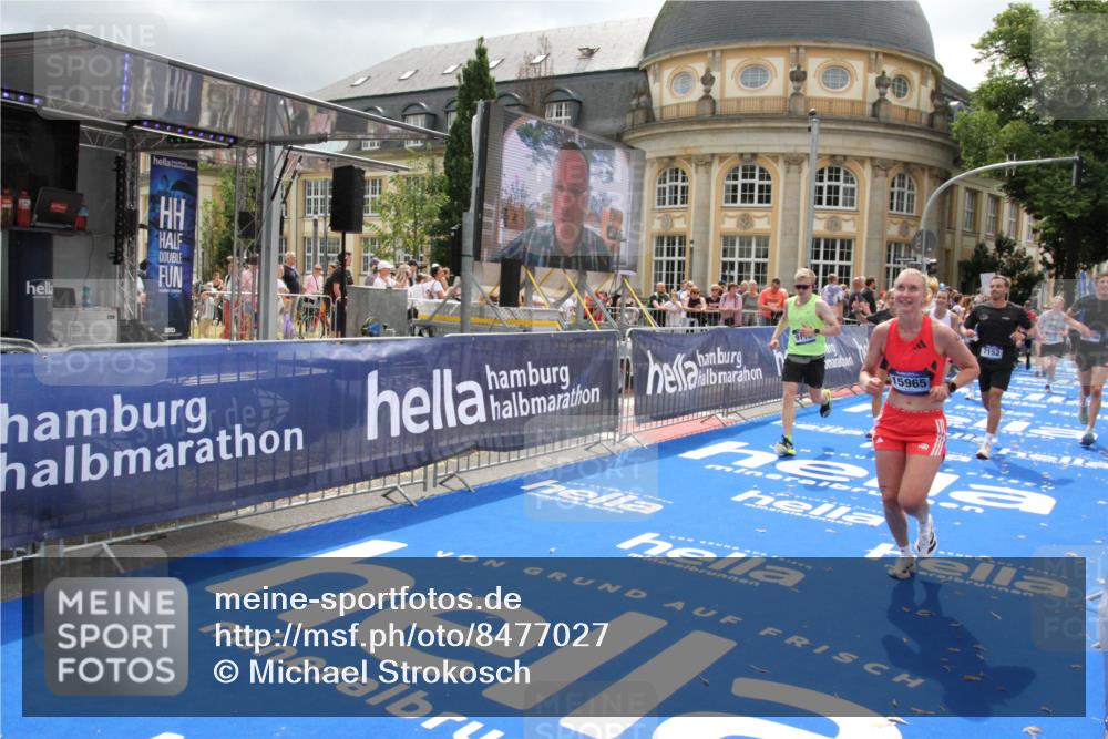 29.06.2025 - hella hamburg halbmarathon Michael Strokosch http://msf.ph/oto/8477027 29.06.2025 10:39:36 Ziel 1343, 7152, 7154, 9116, 9265, 11806, 14077, 15336, 15828, 15965, 17215, 17360, 18154, 18285, 18803 meine-sportfotos.de