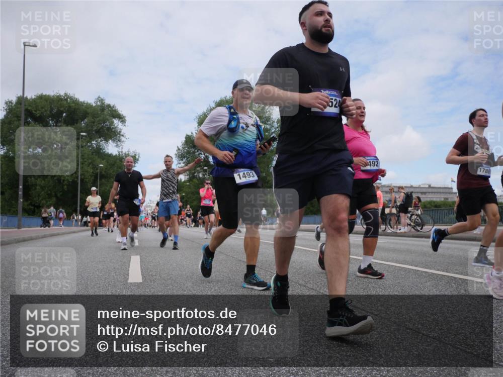 29.06.2025 - hella hamburg halbmarathon Luisa Fischer http://msf.ph/oto/8477046 29.06.2025 11:19:44 Kennedybrücke 8347, 524, 1493, 492, 1788, 1492, 1493, 2283, 2671, 3369, 3903, 3904, 4112, 7076, 8208, 8347, 8728, 8776, 9427, 10439, 10440, 10456 meine-sportfotos.de