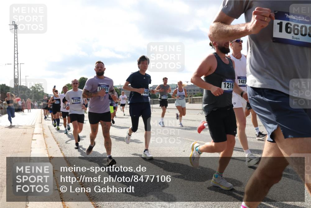 29.06.2025 - hella hamburg halbmarathon Lena Gebhardt http://msf.ph/oto/8477106 29.06.2025 09:55:55 Lombardsbrücke 7224, 18031, 17201, 8487, 17734, 1216, 1423, 16608, 1061, 1120, 1143, 1151, 1216, 1257, 1267, 1461, 1502, 1507, 1630, 1689, 1884, 1976, 2083, 2250, 2260, 2284, 2504, 2706, 2708, 2718, 2818, 2864, 2884, 3060, 3087, 3213, 3399, 3543, 3654, 3692, 3945, 3985, 4033, 4088, 4127, 4324, 4345, 4346, 4557, 4601, 4847, 4890, 4938, 5116, 5421, 5459, 5915, 6009, 6054, 6115, 6134, 6421, 6481, 6532, 6691, 6994, 7056, 7100, 7178, 7224, 7269, 7332, 8335, 8989 meine-sportfotos.de